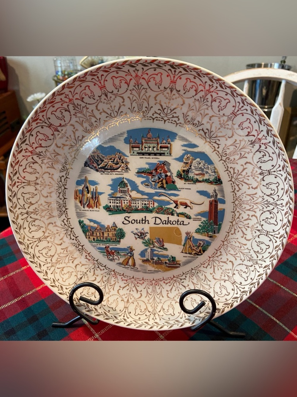 South Dakota Decorative Scenic Collector Plate - White and Gold